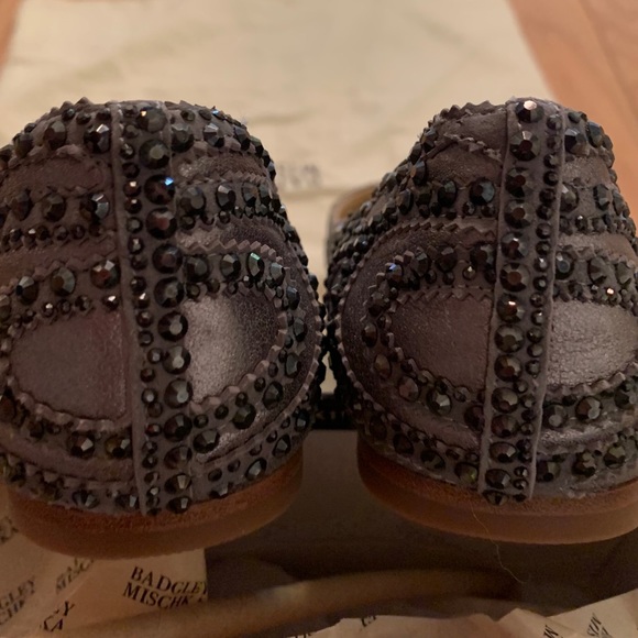 NWT! Badgley Mischka Pewter Gigi Flats - Picture 7 of 10